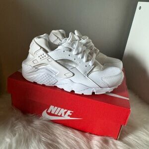 Brand New Boys Nike Huarache Run Sneakers